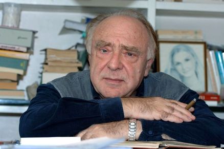Alberto Bevilacqua è nato a Parma nel 1934, scrittore, regista e sceneggiatore, nonché poeta e giornalista. Nei primi anni cinquanta iniziò a pubblicare i ... - Alberto_Bevilacqua
